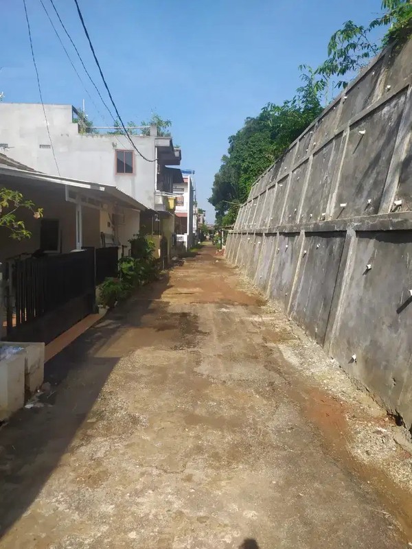 Murah. Rumah standar Villa Dago Toll, Serua