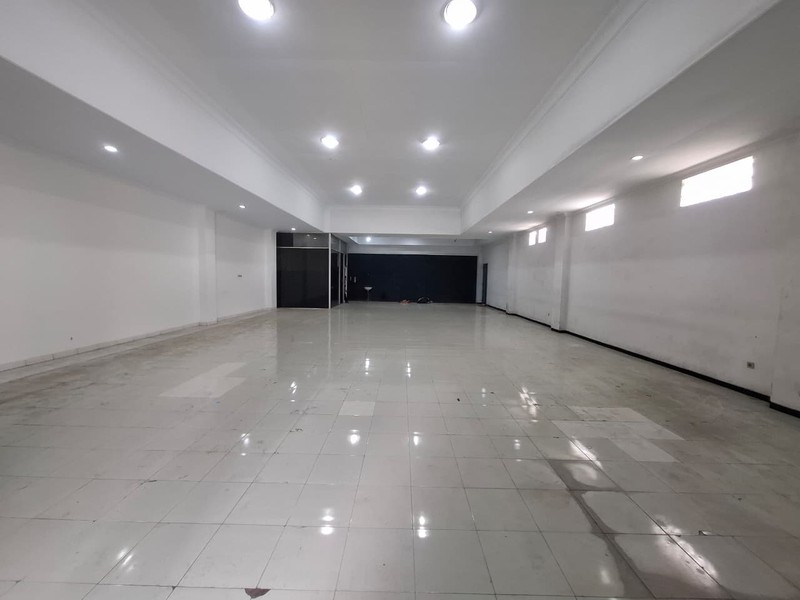 Disewakan Ruang Usaha Komersial Di Jalan Magelang Km 5.5 , Sleman, Dekat Jcm & Monjali