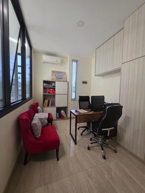 jual cepat rumah dikawasan elit Nava Park by Hongkong Land BSD City strategis siap huni