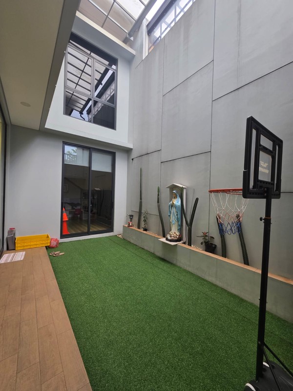 jual cepat rumah dikawasan elit Nava Park by Hongkong Land BSD City strategis siap huni