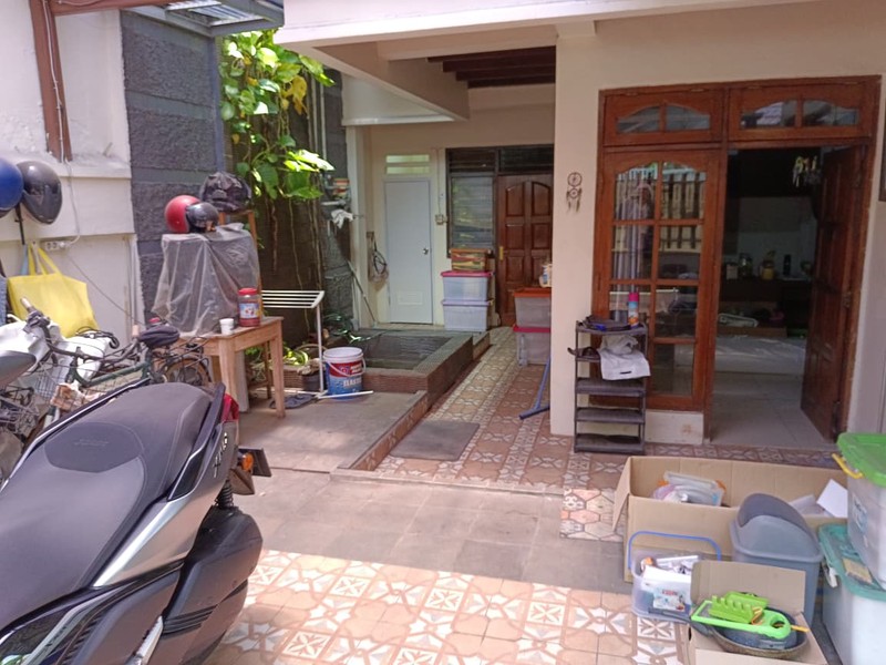 Dijual Rumah Siap Huni di Jalan Mampang Prapatan Duren Tiga