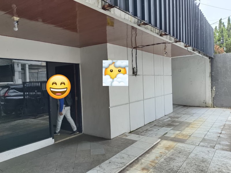 Dijual Cepat Rumah Samping Jalan Raya Cocok Untuk Pengusaha di Kawasan Pancoran