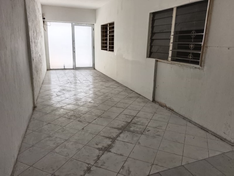 Rumah LT 295 m2 Posisi Pinggir Jalan Raya Duren Tiga Selatan Dijual Cepat