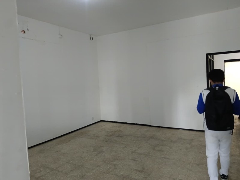 Rumah LT 295 m2 Posisi Pinggir Jalan Raya Duren Tiga Selatan Dijual Cepat