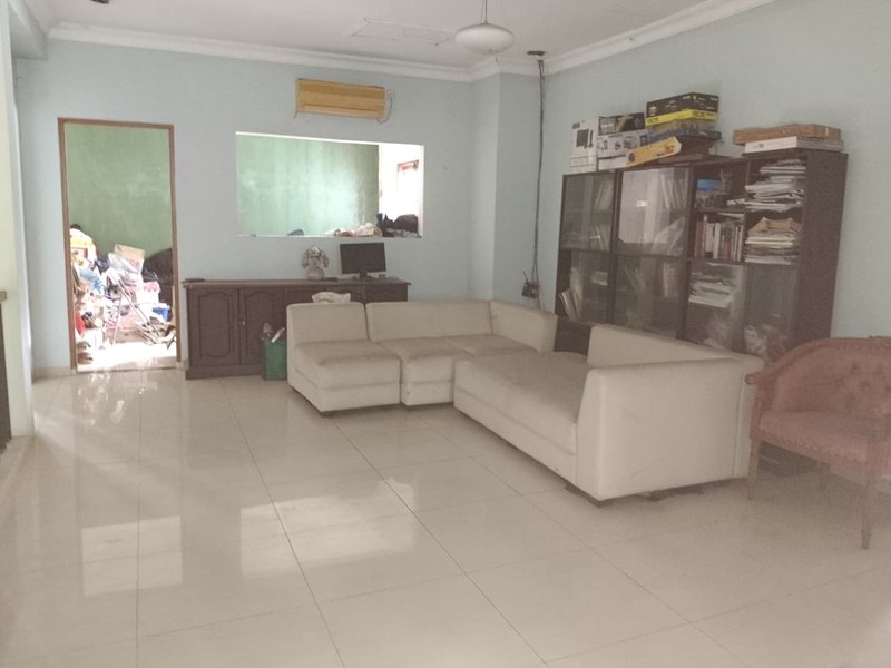 Rumah LT 448 m2 LB 375 m2 Siap Huni di Duren Tiga Indah Dijual Cepat