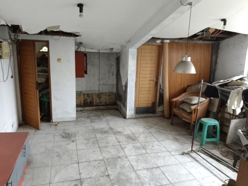 Rumah LT 448 m2 LB 375 m2 Siap Huni di Duren Tiga Indah Dijual Cepat