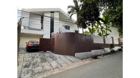 Rumah  Swimming Pool besar, di Bangka, Kemang Luas 738m2