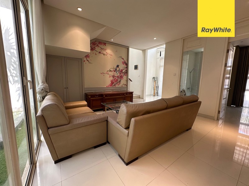 Dijual Rumah Siap Huni Di Grand Pakuwon Cluster North Victoria Surabaya