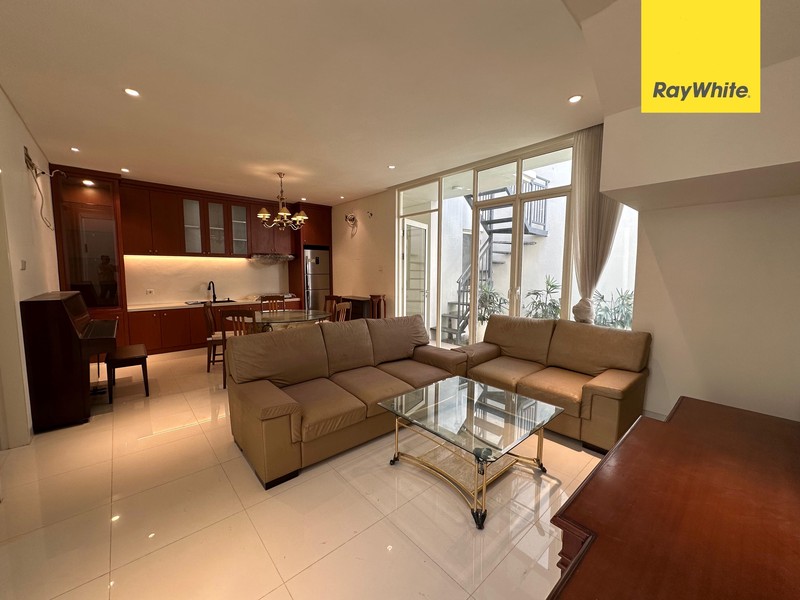 Dijual Rumah Siap Huni Di Grand Pakuwon Cluster North Victoria Surabaya