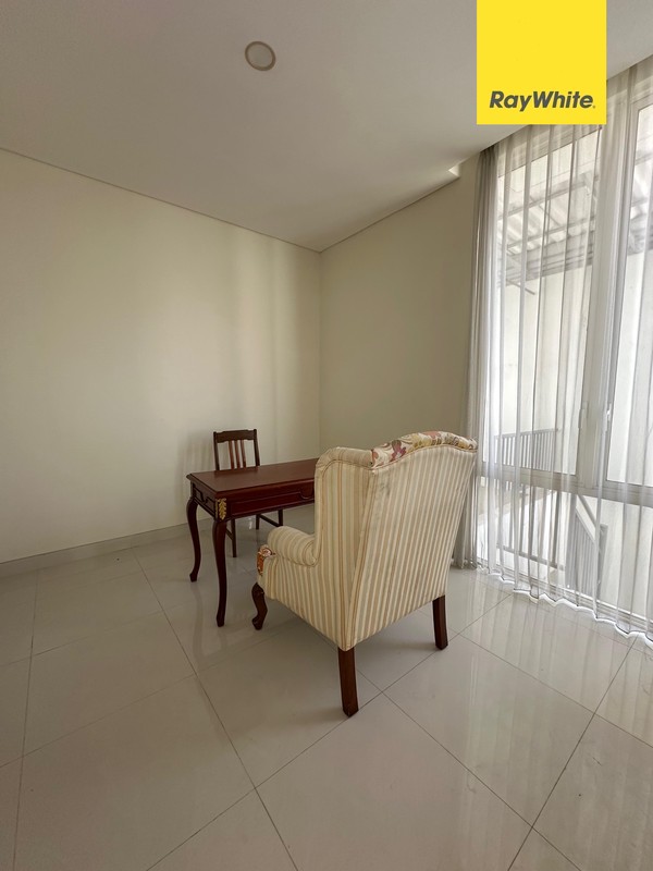 Dijual Rumah Siap Huni Di Grand Pakuwon Cluster North Victoria Surabaya