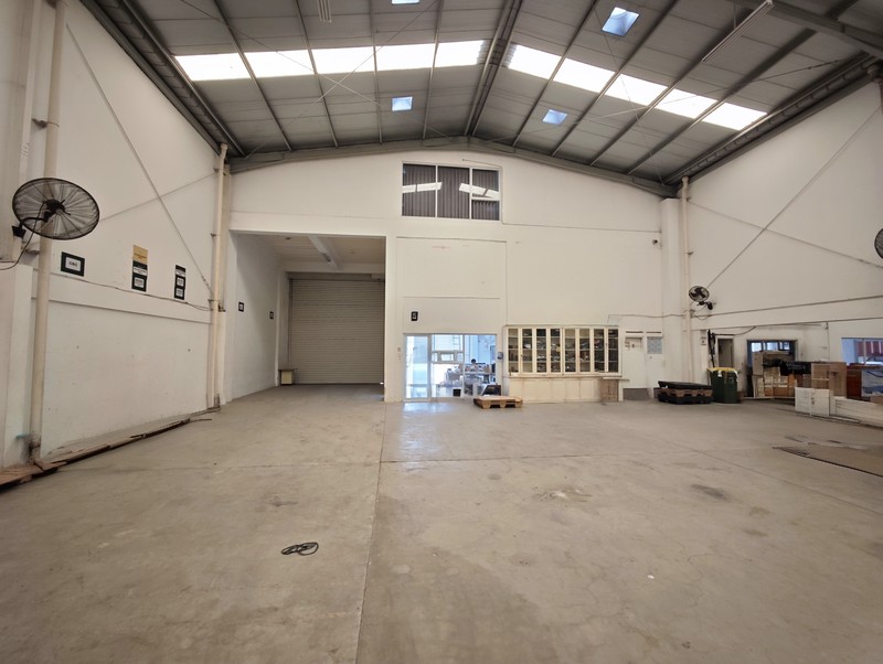 Gudang strategis dekat Bandara Soekarno Hatta, di Aeropolis Techno Park