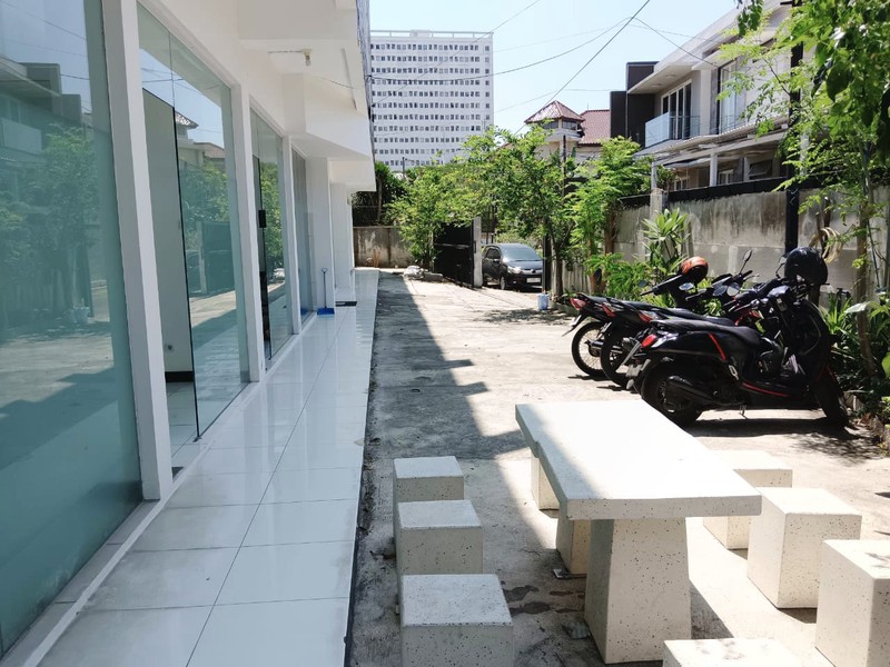 Dijual Putat Office Building  dengan 48 Ruang Usaha Putat Surabaya