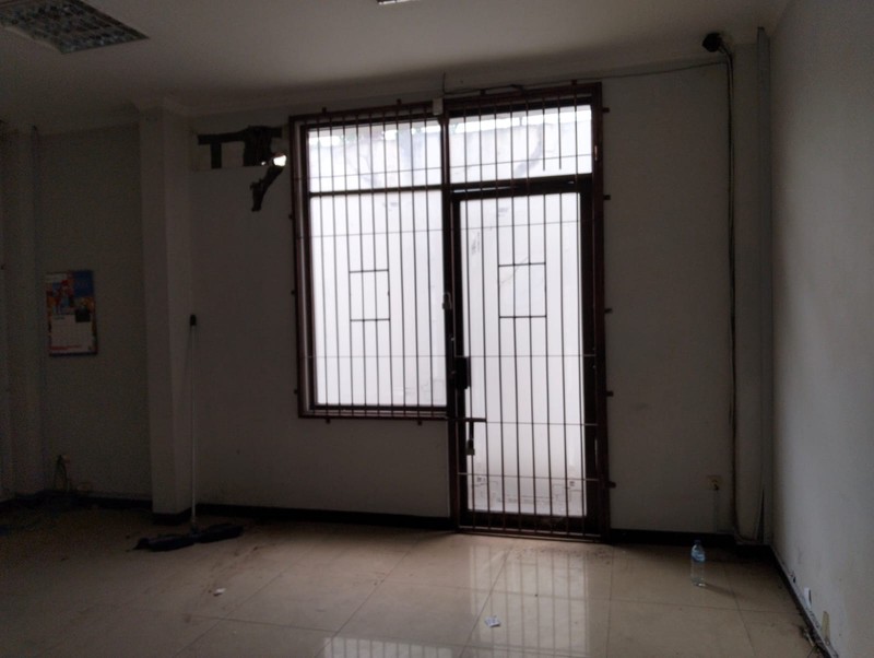 Investasi Gedung Strategis 3 Lantai Di Pusat Kota Tegalrejo, Yogyakarta