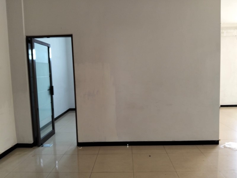 Investasi Gedung Strategis 3 Lantai Di Pusat Kota Tegalrejo, Yogyakarta