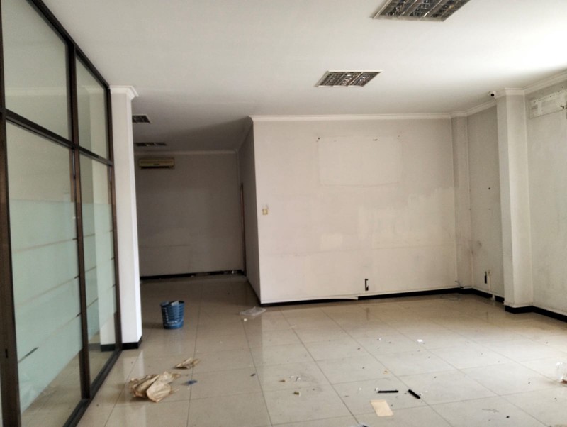 Investasi Gedung Strategis 3 Lantai Di Pusat Kota Tegalrejo, Yogyakarta