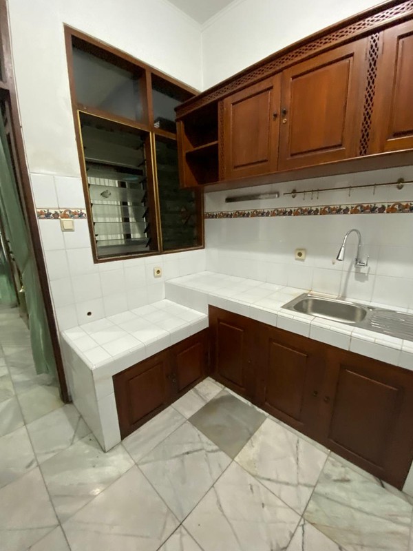 [DISEWA] Rumah 2 Lantai Siap Huni dengan KT 5+1 dan KM 3+1 Hunian Nyaman dan Asri @Rempoa