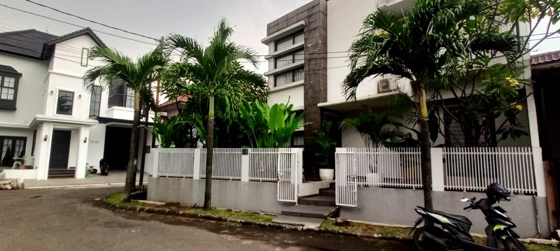 Rumah 2 Lantai Siap Huni dengan Hunian Nyaman dan Asri @Bintaro Sektor 9