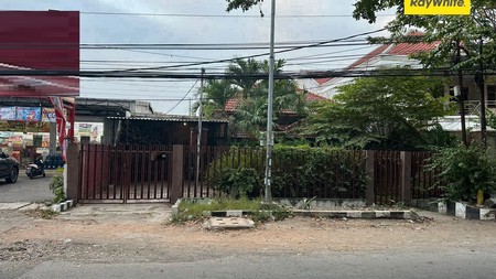 Dijual Rumah Strategis di Raya Tenggilis Mejoyo Surabaya