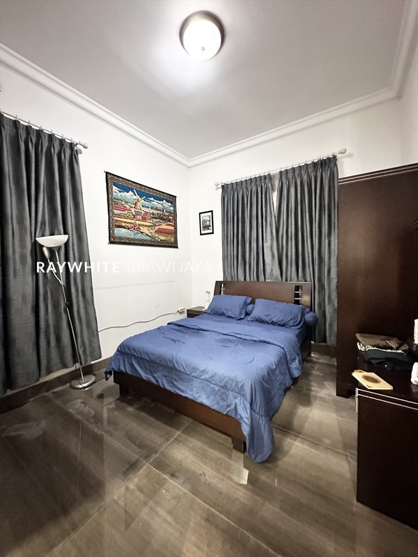 Rumah Mewah dan Terawat Lingkungan Tenang Area Pisangan Raya Cirendeu