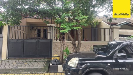 Dijual Rumah 2 lantai di Jl Barata Jaya Surabaya Timur