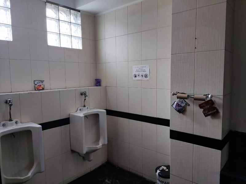 STRATEGIS! Ruang Usaha Luas di Supratman, Bandung!