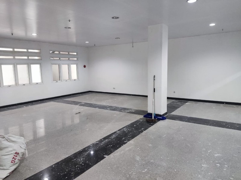 STRATEGIS! Ruang Usaha Luas di Supratman, Bandung!