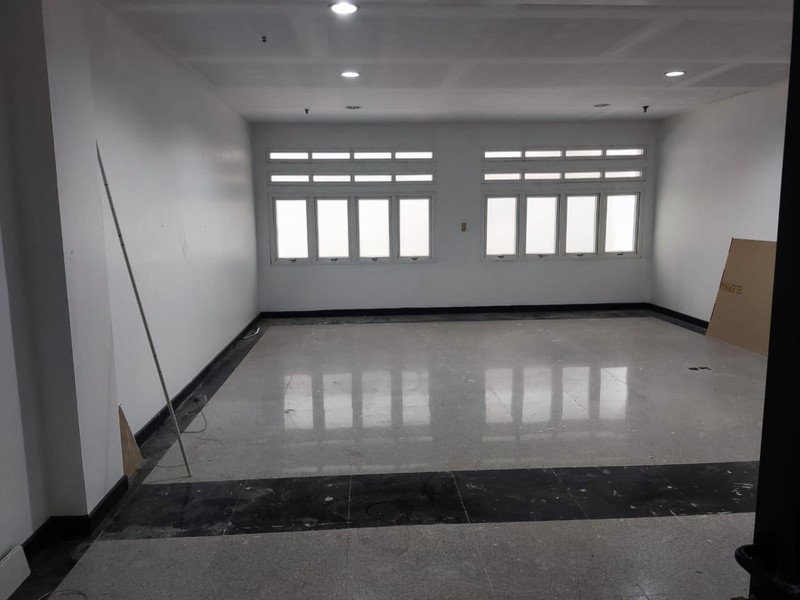 STRATEGIS! Ruang Usaha Luas di Supratman, Bandung!