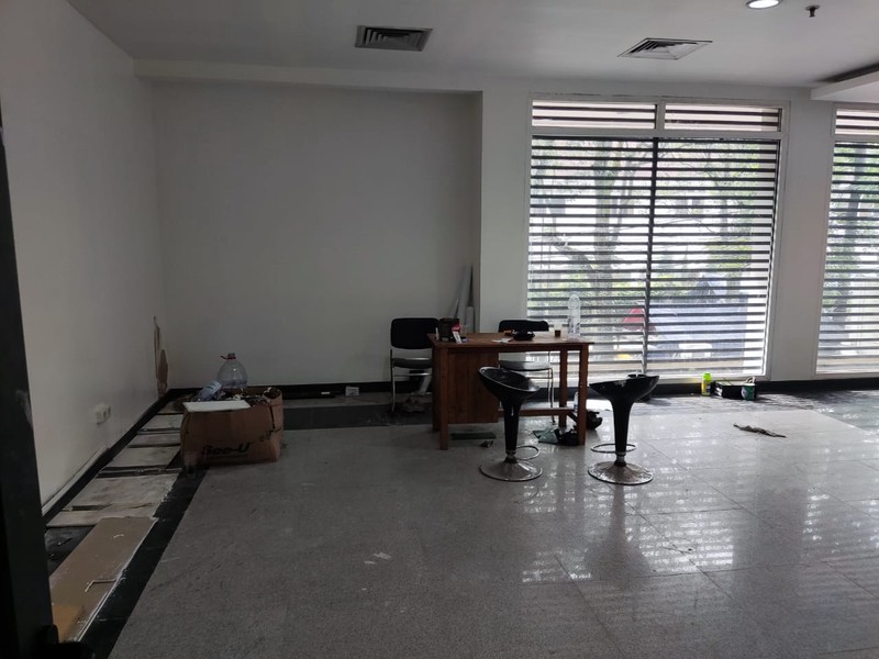 STRATEGIS! Ruang Usaha Luas di Supratman, Bandung!