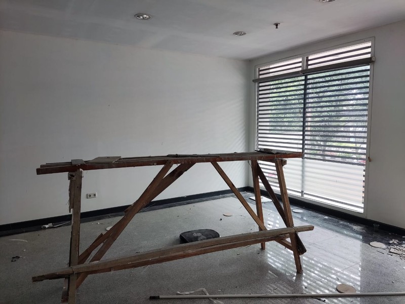 STRATEGIS! Ruang Usaha Luas di Supratman, Bandung!