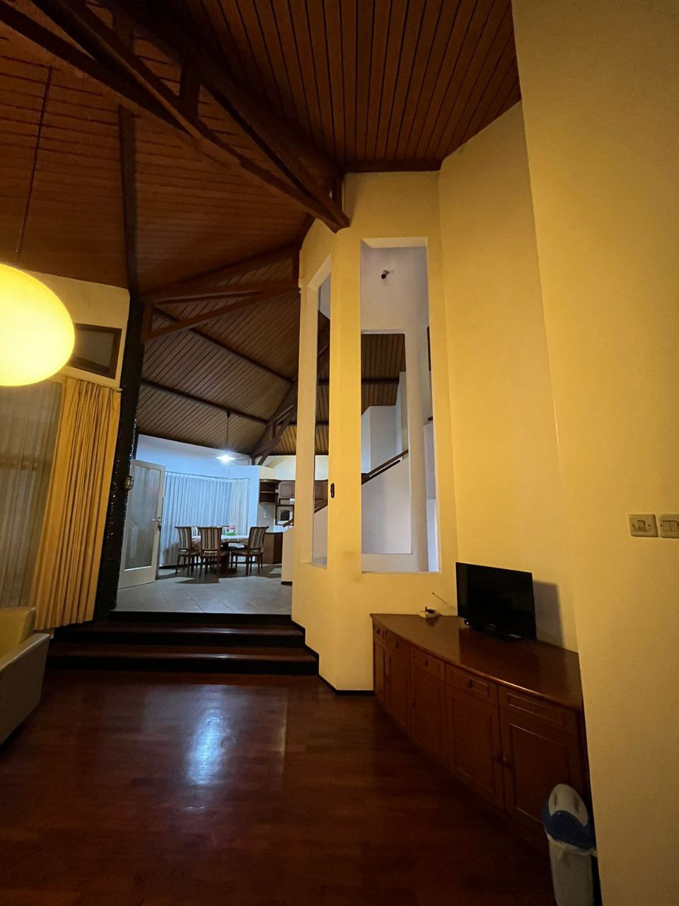 Jual Villa Hook Asri Club Bunga Batu Malang Full Furnished