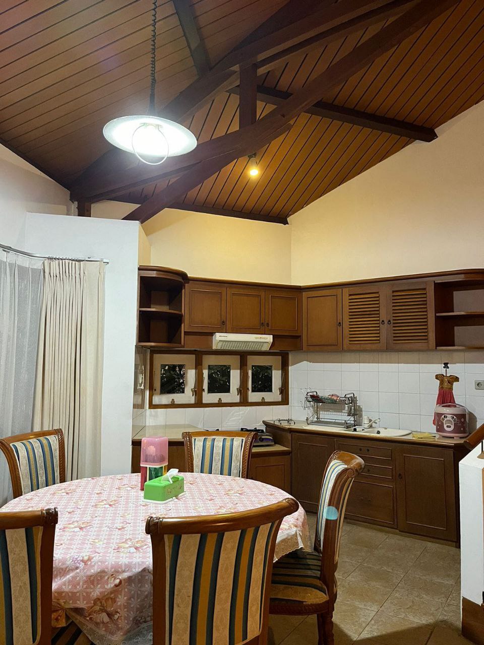 Jual Villa Hook Asri Club Bunga Batu Malang Full Furnished