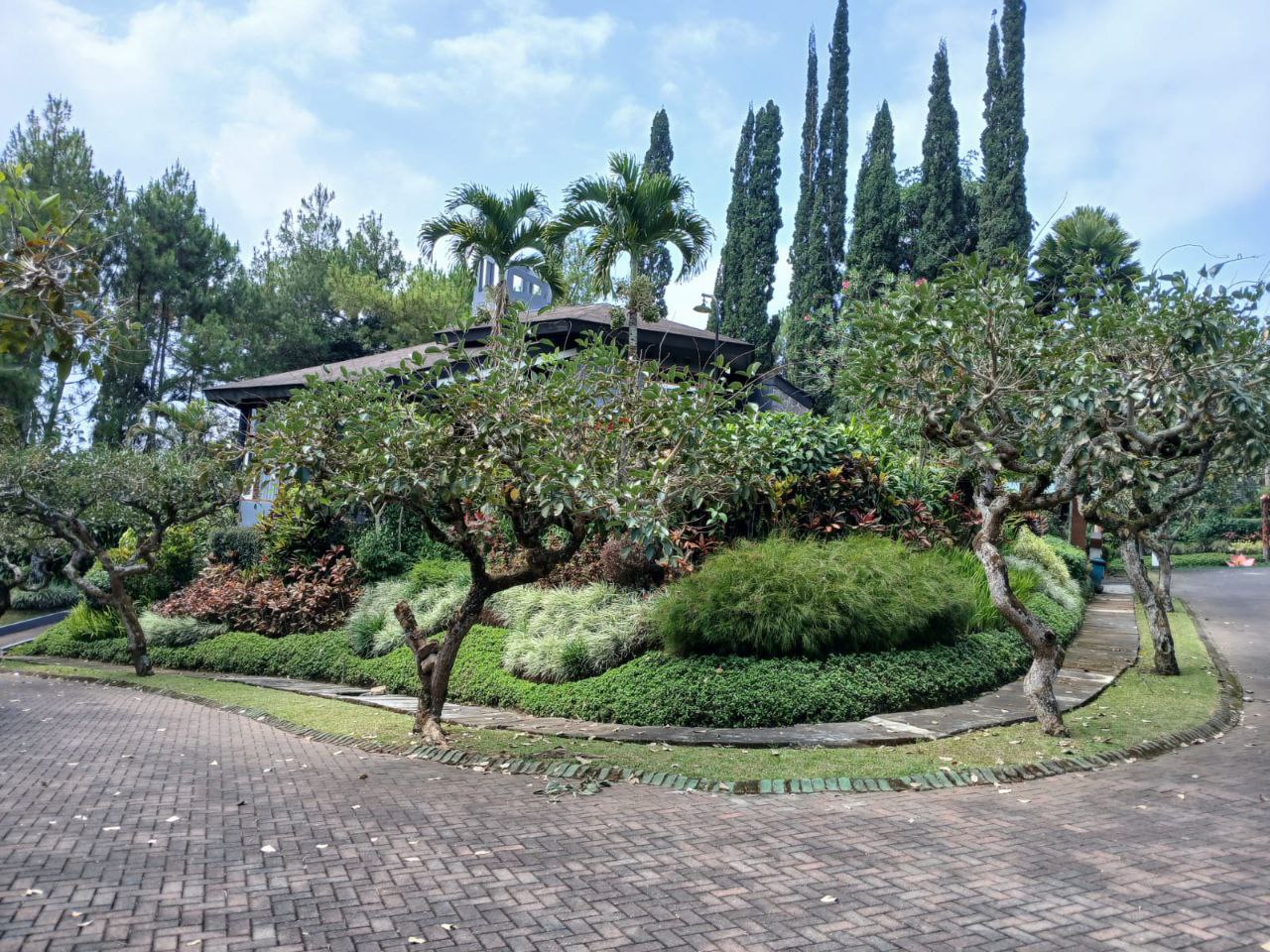 Jual Villa Hook Asri Club Bunga Batu Malang Full Furnished