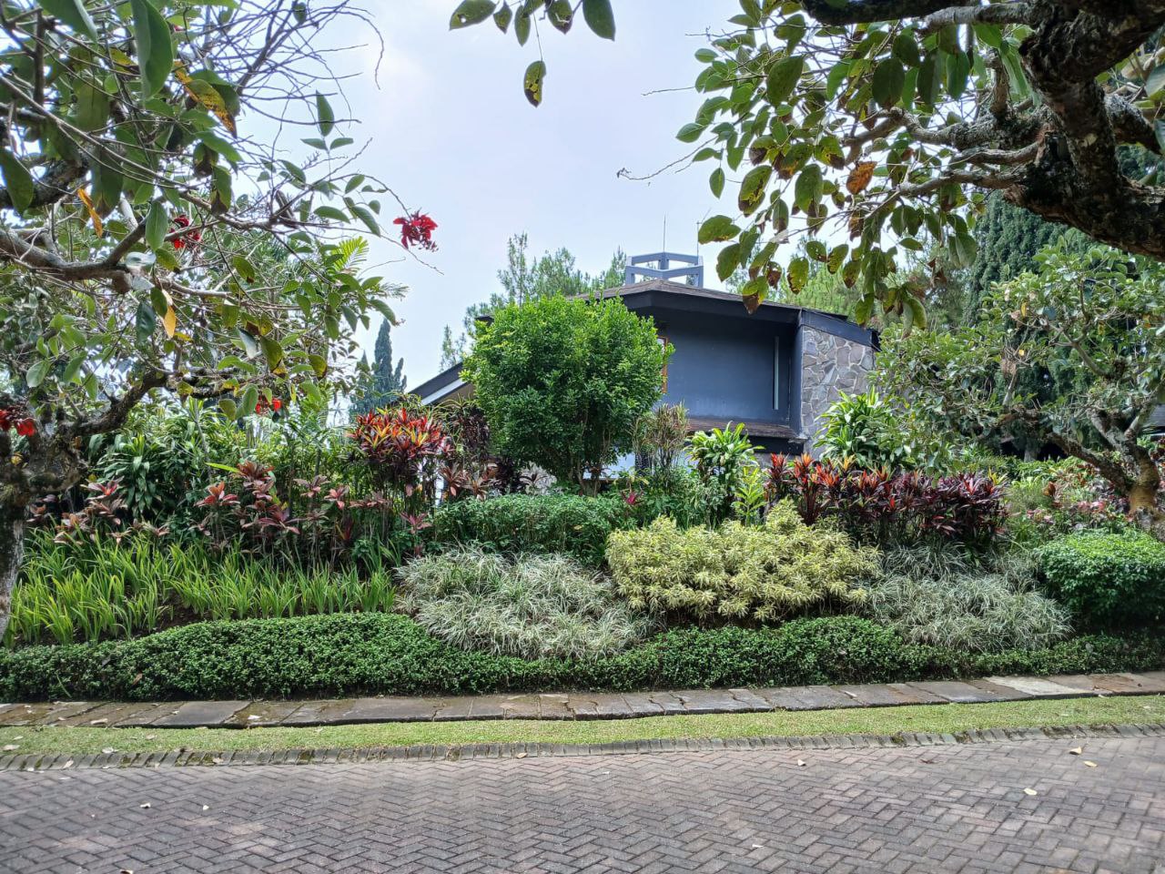 Jual Villa Hook Asri Club Bunga Batu Malang Full Furnished