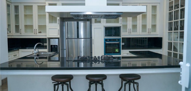 Rumah American Style 3 Lantai di Kebayoran Baru Full Furnished & Lift