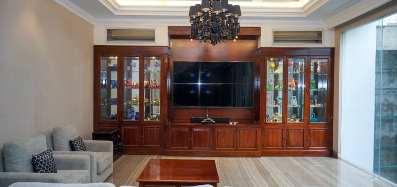 Rumah American Style 3 Lantai di Kebayoran Baru Full Furnished & Lift