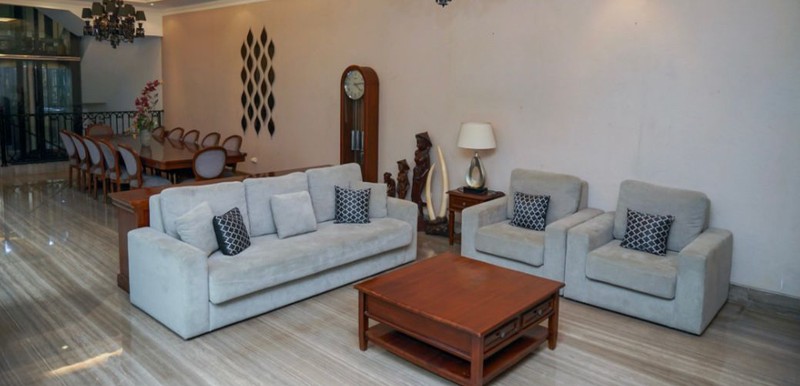 Rumah American Style 3 Lantai di Kebayoran Baru Full Furnished & Lift