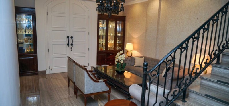Rumah American Style 3 Lantai di Kebayoran Baru Full Furnished & Lift