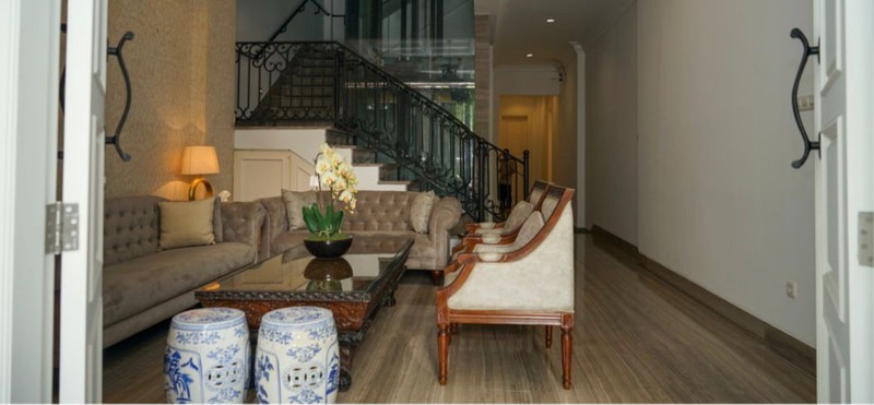 Rumah American Style 3 Lantai di Kebayoran Baru Full Furnished & Lift