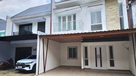 RUMAH CANTIK  2 LANTAI SIAP HUNI DI GRAHA SANTIKA JATI ASIH BEKASI