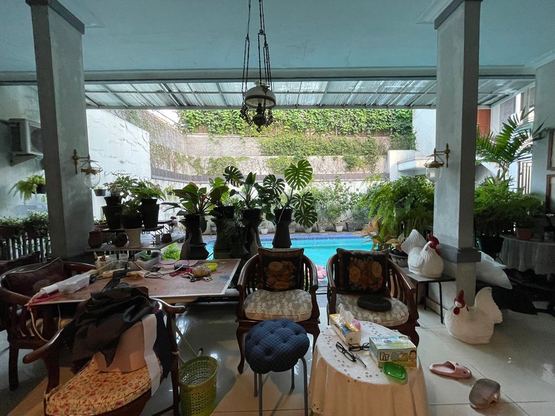 Rumah Luas di Kemang Lengkap Private Pool Lokasi Super Strategis