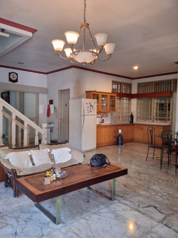 Dijual Rumah siap huni, Strategis, Luas dan Bebas Banjir di Cipunegara Cideng Jakarta Pusat