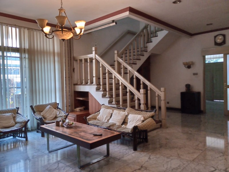 Dijual Rumah siap huni, Strategis, Luas dan Bebas Banjir di Cipunegara Cideng Jakarta Pusat