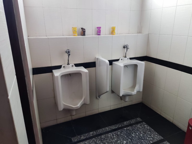 STRATEGIS! Ruang Usaha Luas di Supratman, Bandung!