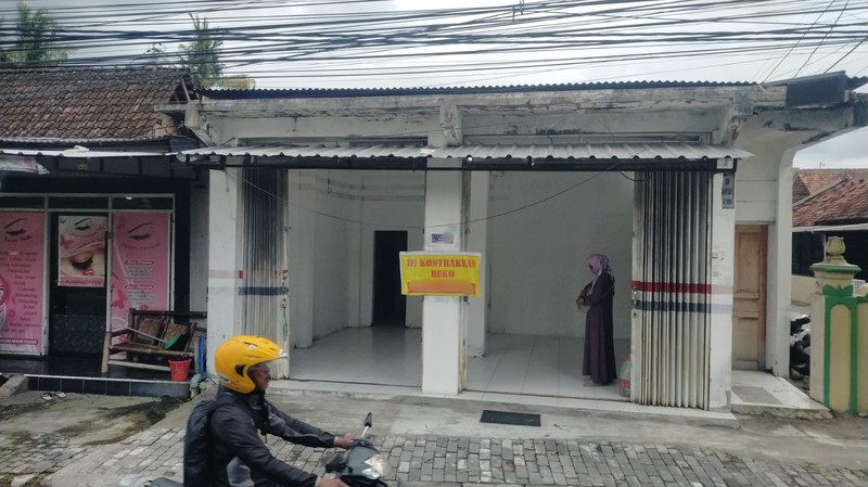 Disewakan Ruang Usaha 1 Lantai Premium, Hanya Selangkah Dari Stadion Maguwoharjo, Sleman.