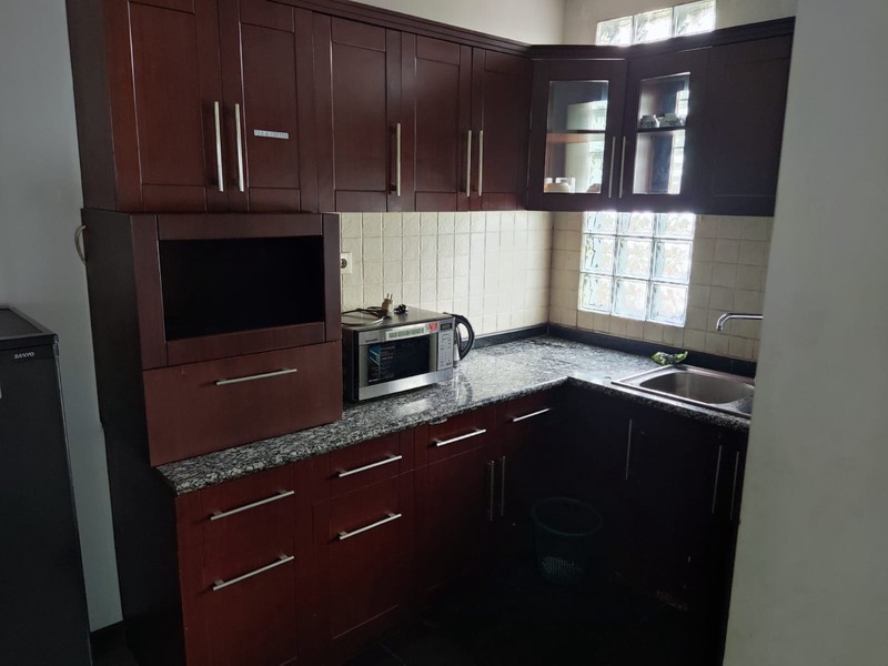 STRATEGIS! Ruang Usaha Luas di Supratman, Bandung!