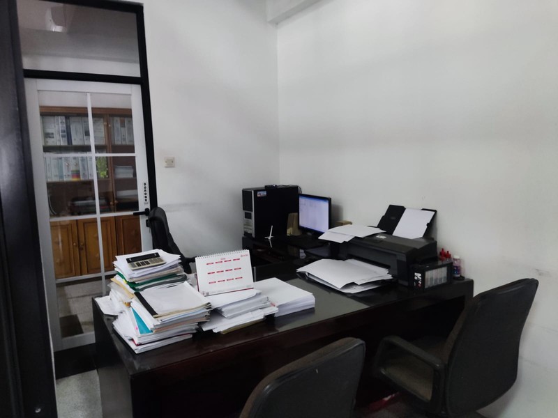 STRATEGIS! Ruang Usaha Luas di Supratman, Bandung!