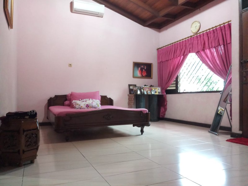 Rumah 1½ Lantai Siap Huni dengan Hunian Nyaman dan Asri @Ciputat