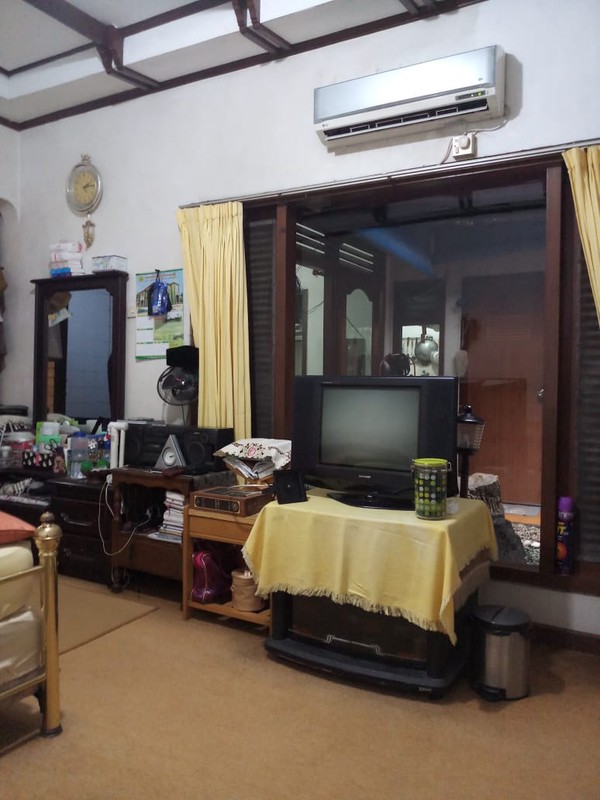 Rumah 1½ Lantai Siap Huni dengan Hunian Nyaman dan Asri @Ciputat