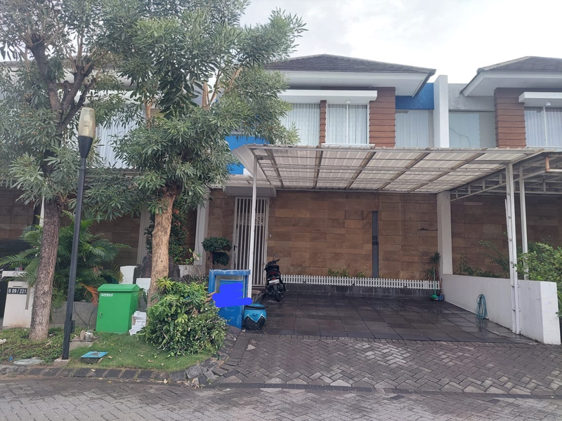 Dijual Cepat Rumah Royal Residence, Wiyung - Surabaya Barat Modern minimalis; siap huni; taman belakang luas & asri
