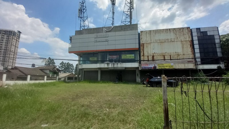 Gedung ex Showroom Tangerang Lokasi strategis Pinggir jalan raya